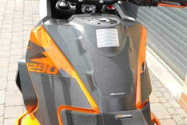 ktm2406035-1750834079
