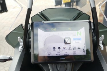 ktm2406036-1750834079