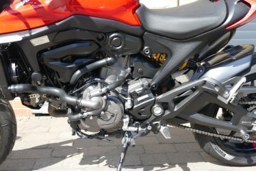 re0105009-1746086077