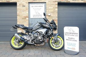 18 YAMAHA MT-10