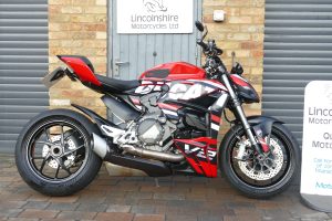 23 DUCATI STREETFIGHTER V2