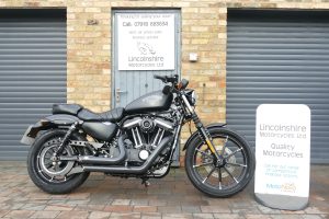 16 HARLEY DAVIDSON 883 IRON