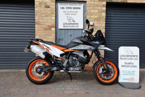 24 KTM 890 SMT