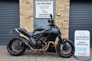 66 DUCATI DIAVEL DARK