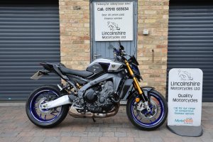 75 YAMAHA MT-09 SP