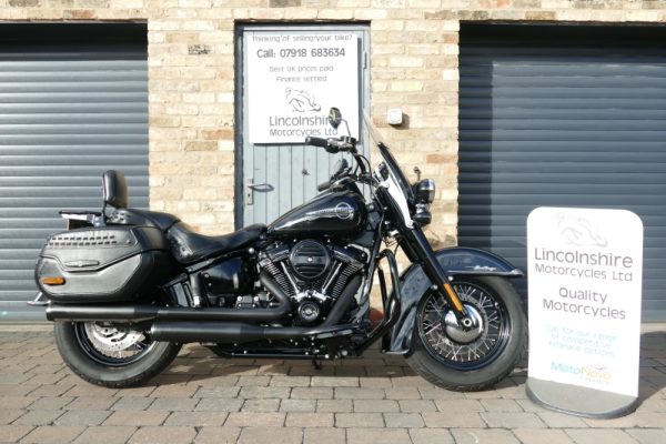 19 HARLEY DAVIDSON HERITAGE SOFTAIL CLASSIC