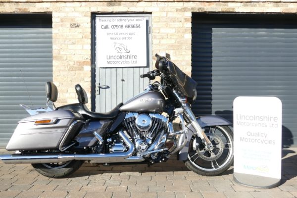15 HARLEY DAVIDSON STREET GLIDE