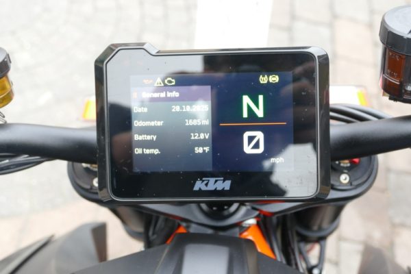 24 KTM 1290R SUPERDUKE