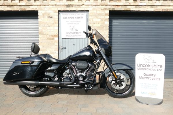 22 HARLEY DAVIDSON ROAD KING SPECIAL