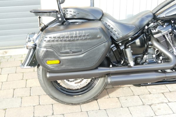19 HARLEY DAVIDSON HERITAGE SOFTAIL CLASSIC
