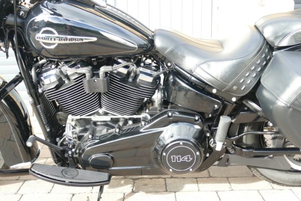 19 HARLEY DAVIDSON HERITAGE SOFTAIL CLASSIC