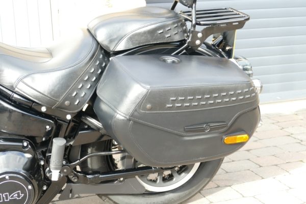 19 HARLEY DAVIDSON HERITAGE SOFTAIL CLASSIC