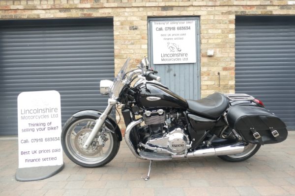 10 TRIUMPH THUNDERBIRD 1700