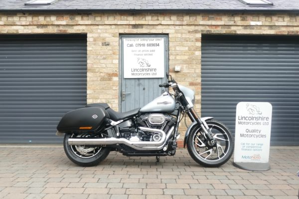 19 HARLEY DAVIDSON SPORTGLIDE