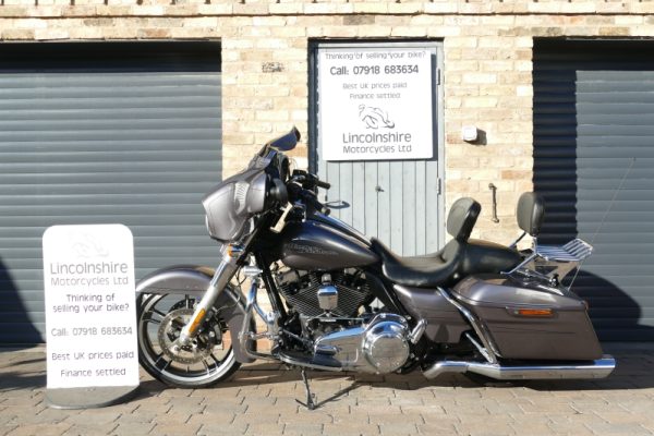 15 HARLEY DAVIDSON STREET GLIDE