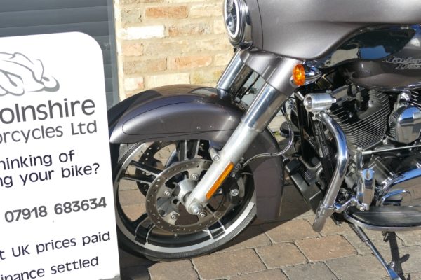 15 HARLEY DAVIDSON STREET GLIDE