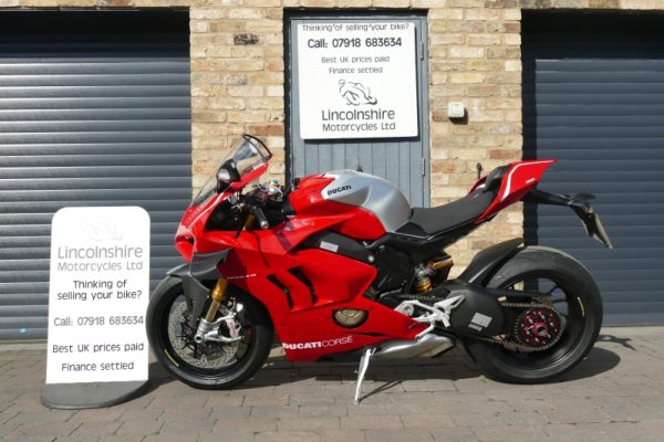 19 DUCATI PANIGALE V4R