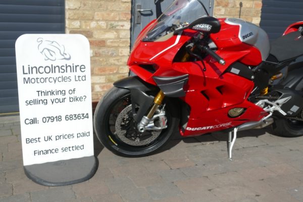 19 DUCATI PANIGALE V4R