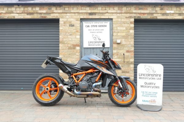 24 KTM 1290R SUPERDUKE