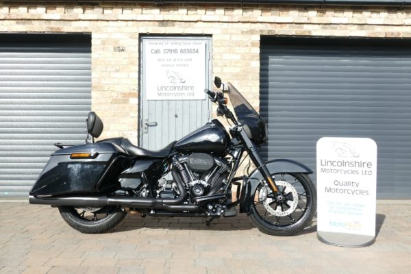 22 HARLEY DAVIDSON ROAD KING SPECIAL