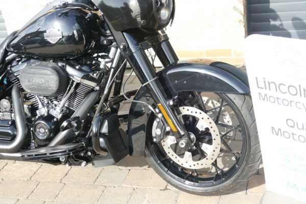 22 HARLEY DAVIDSON ROAD KING SPECIAL