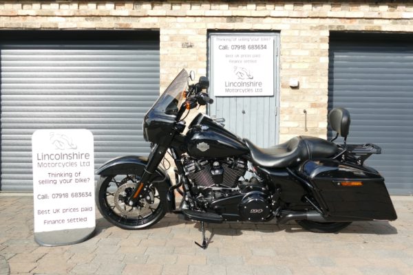22 HARLEY DAVIDSON ROAD KING SPECIAL