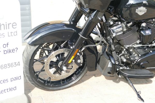 22 HARLEY DAVIDSON ROAD KING SPECIAL