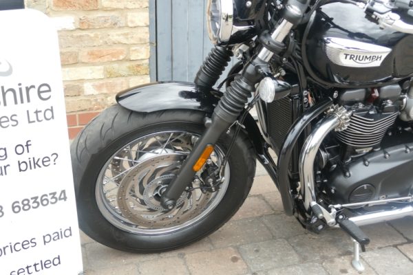 18 TRIUMPH BONNEVILLE SPEEDMASTER 1200